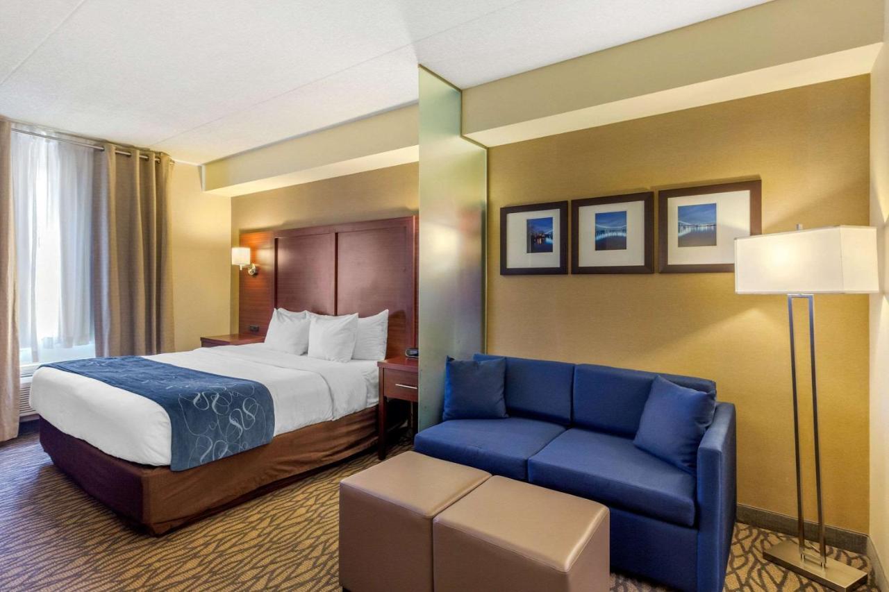 Comfort Suites Downtown Windsor Exterior foto